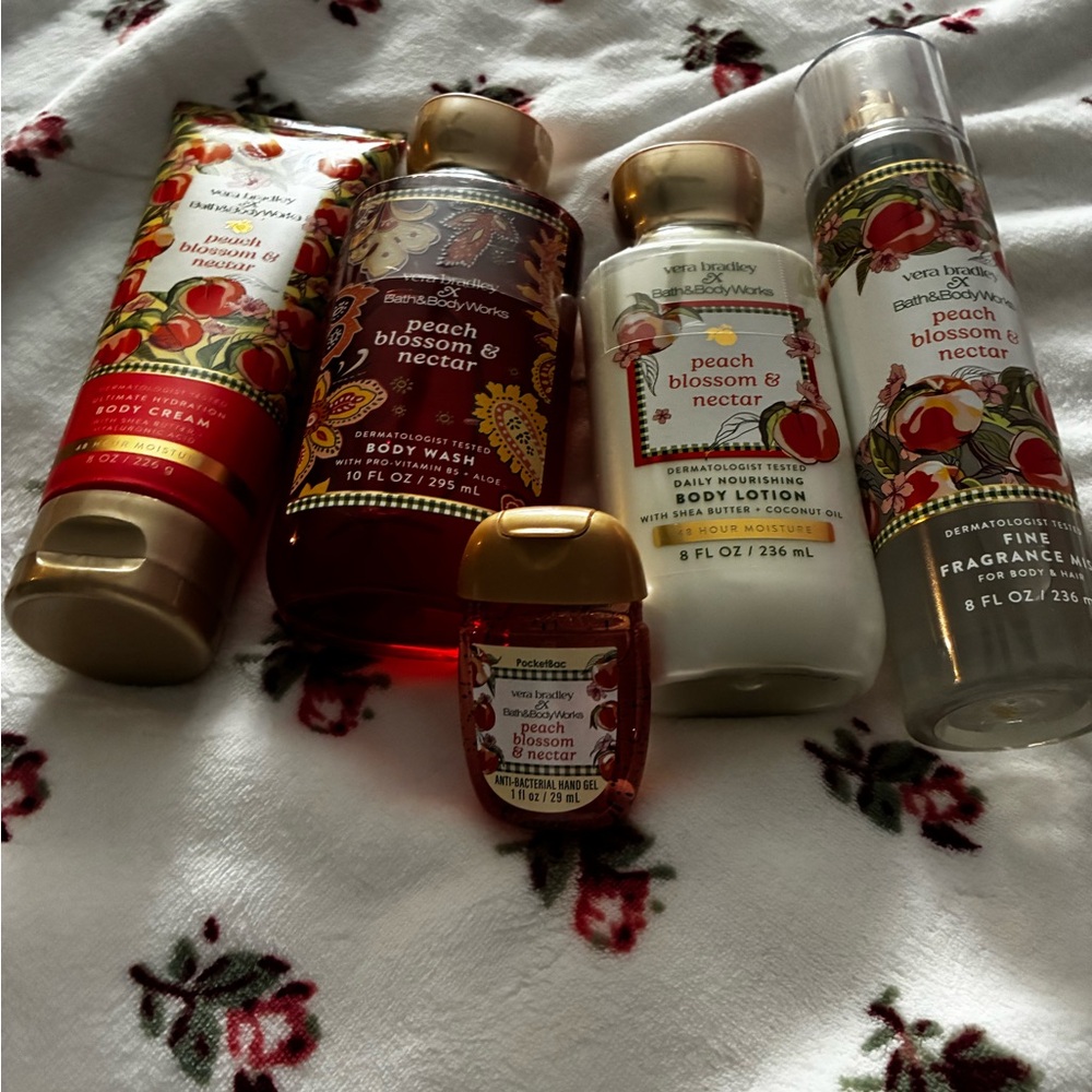 Vera Bradley X BB’W Peach Blossom & Nectar Body Care Set - Peach 5 Pc - Picture 2 of 4